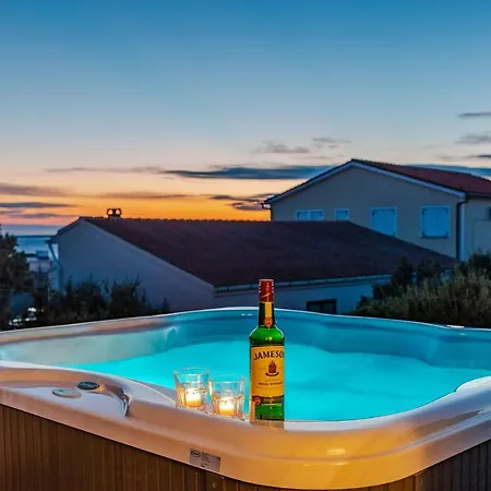 Appartamento Bozi, Luxury House With Jacuzzi