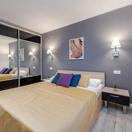 Appartamento Bozi, Luxury House With Jacuzzi Mandre