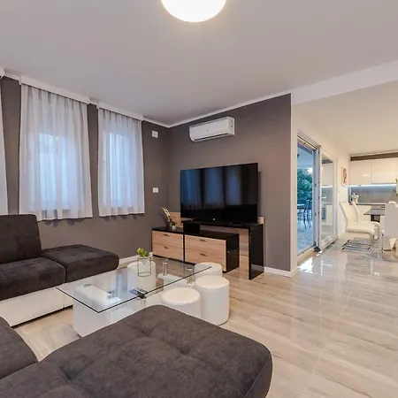 Appartamento Bozi, Luxury House With Jacuzzi *